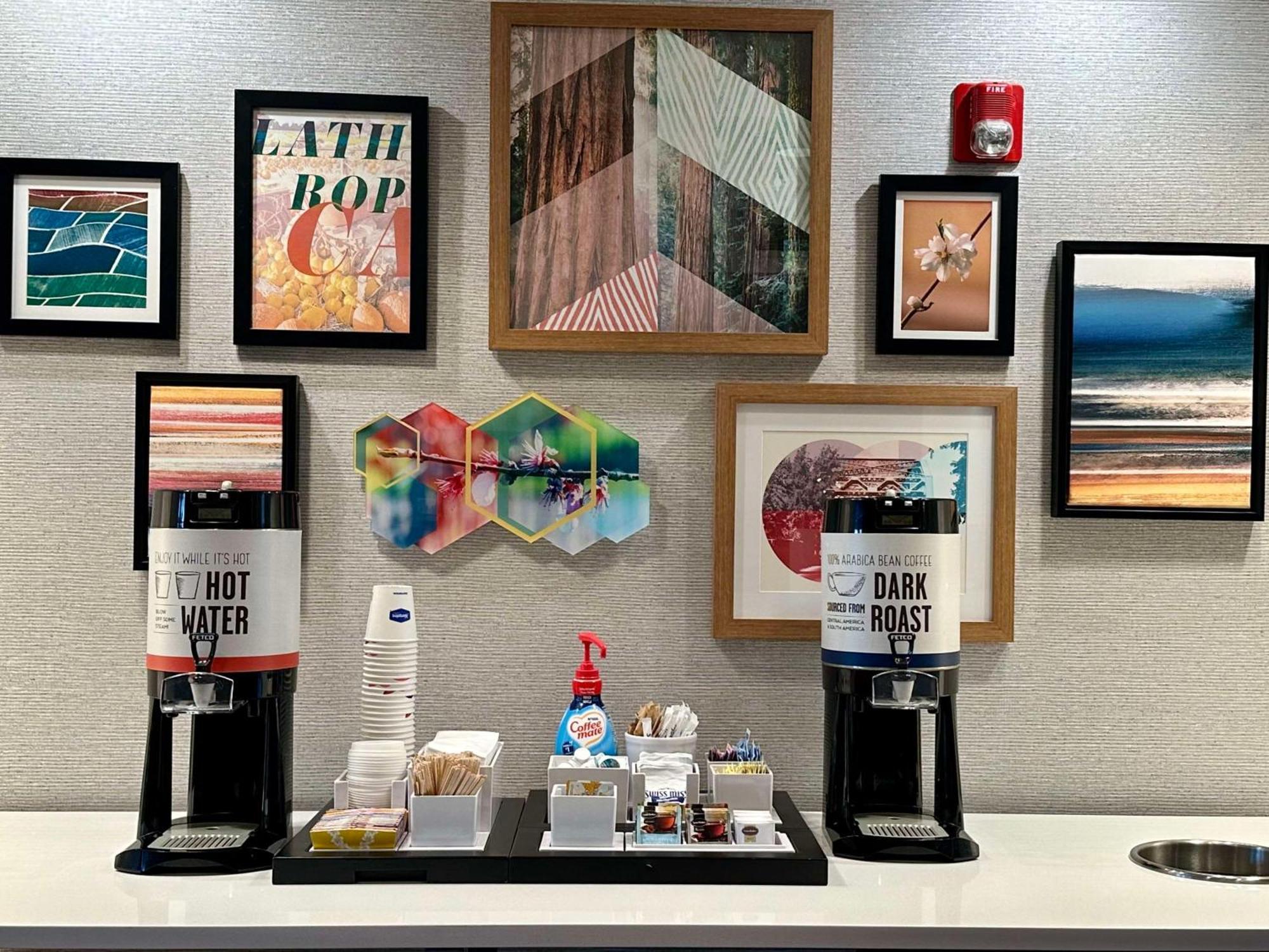 Hampton Inn & Suites Lathrop Buitenkant foto