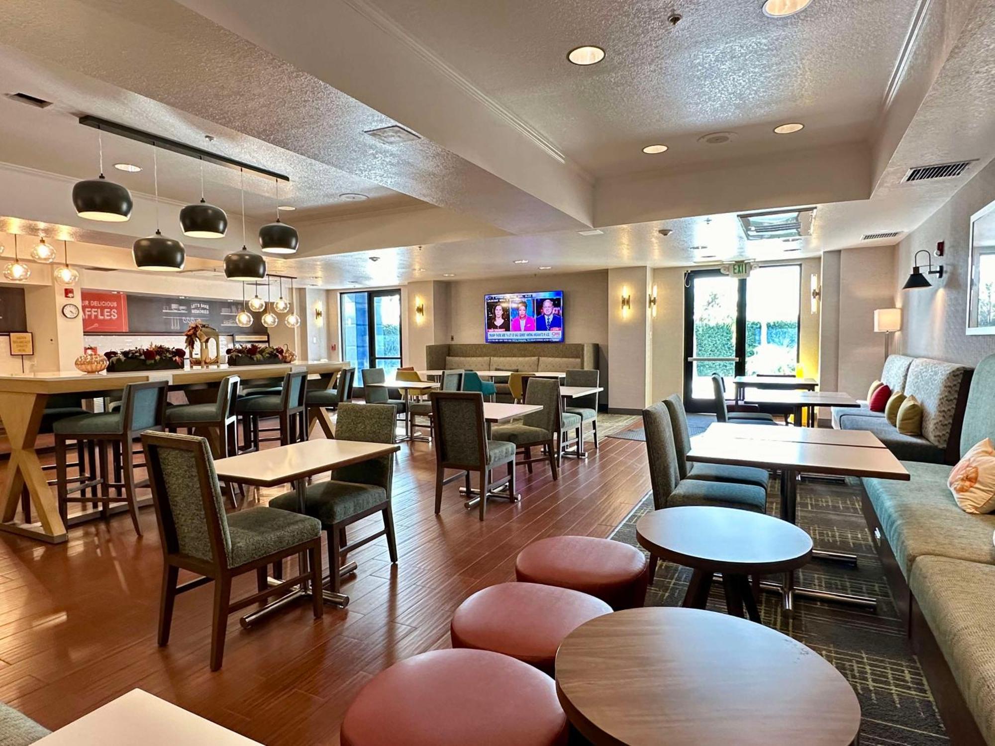 Hampton Inn & Suites Lathrop Buitenkant foto