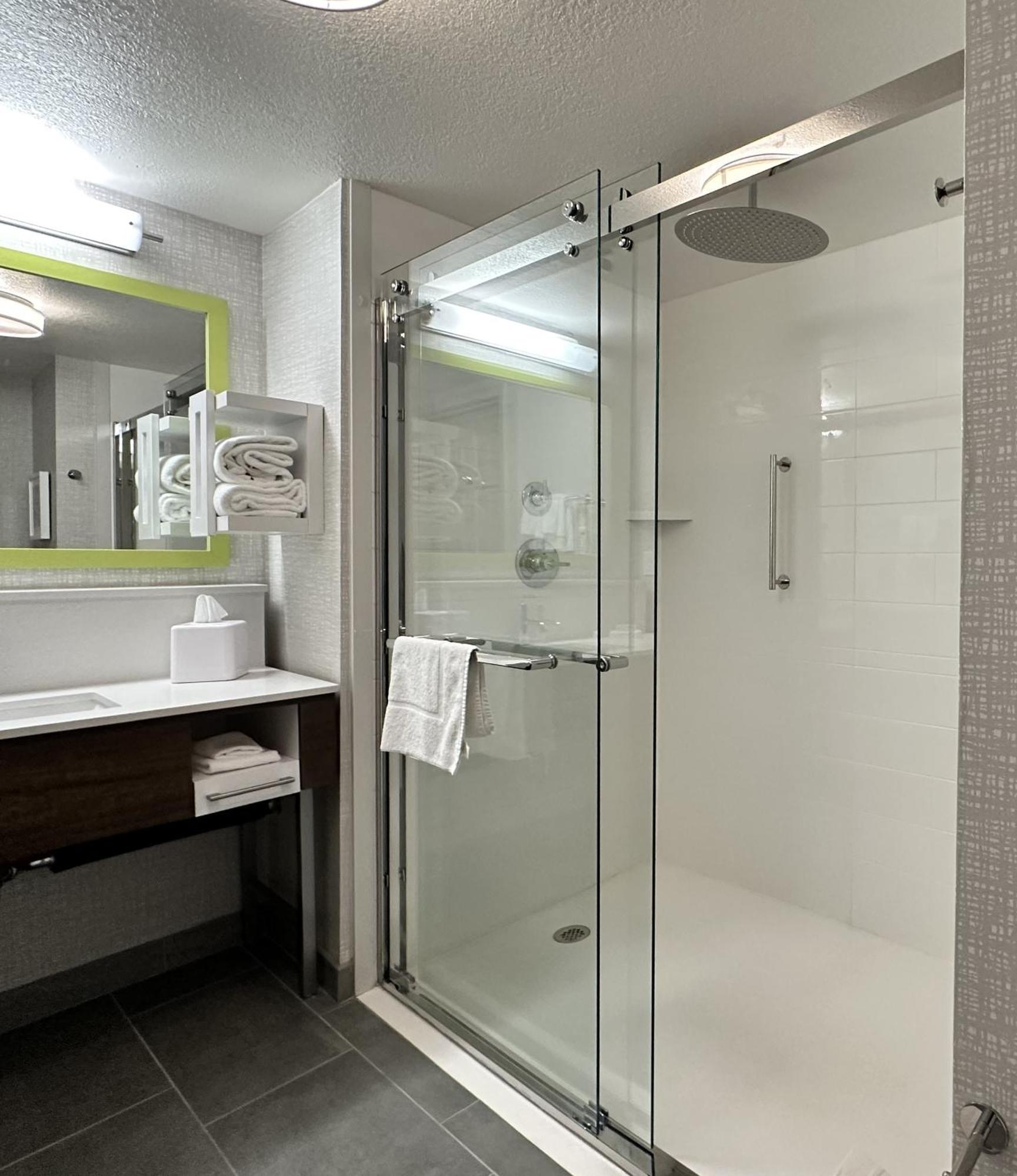Hampton Inn & Suites Lathrop Buitenkant foto